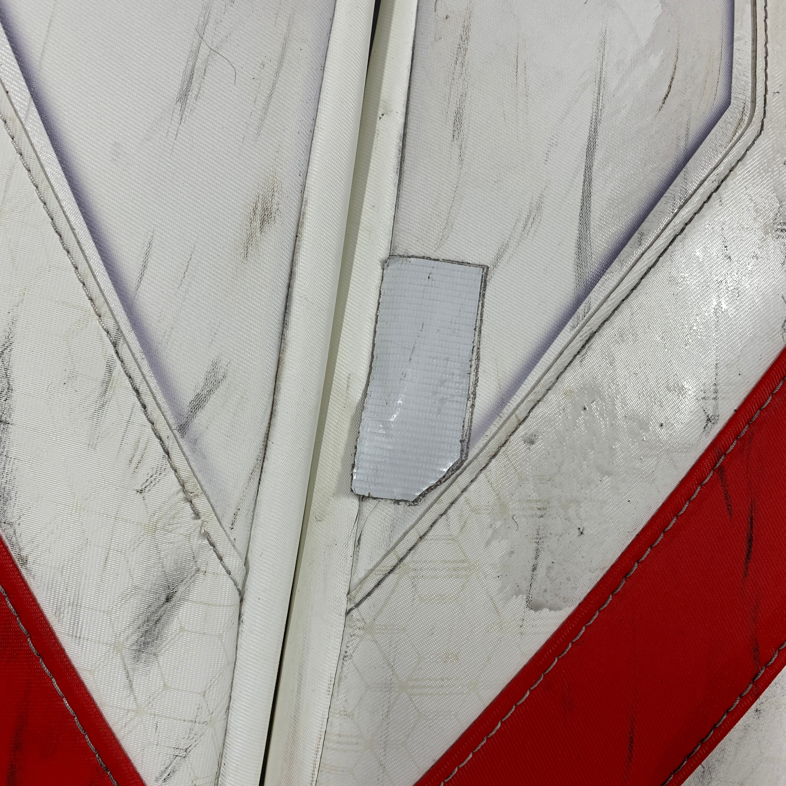 CCM AXIS - Jambières de gardien de but Pro Stock d'occasion (blanc/bleu/rouge)